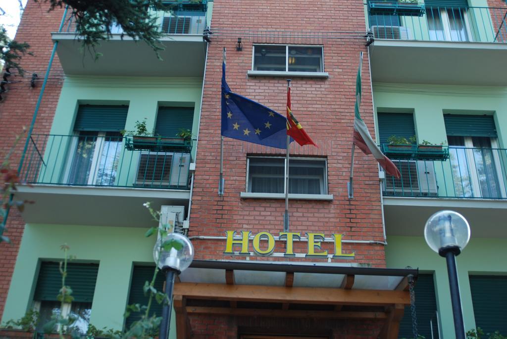 Hotel Tuscolano Bologna Exterior photo