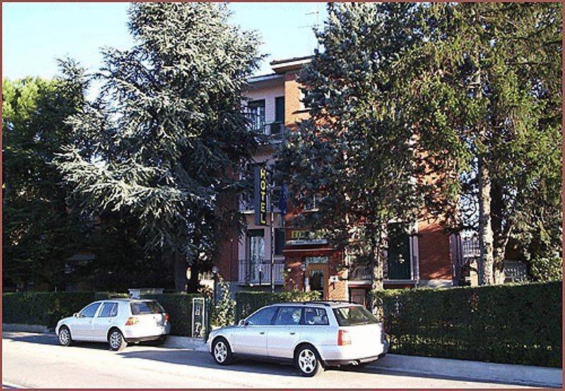 Hotel Tuscolano Bologna Exterior photo